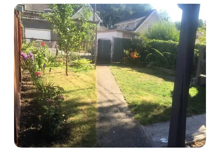 4 Bedroom Upper Level Kits Home