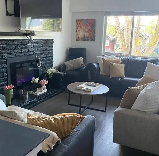 4 Bedroom Upper Level Kits Home