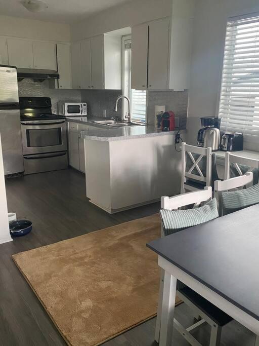 4 Bedroom Upper Level Kits * Vancouver