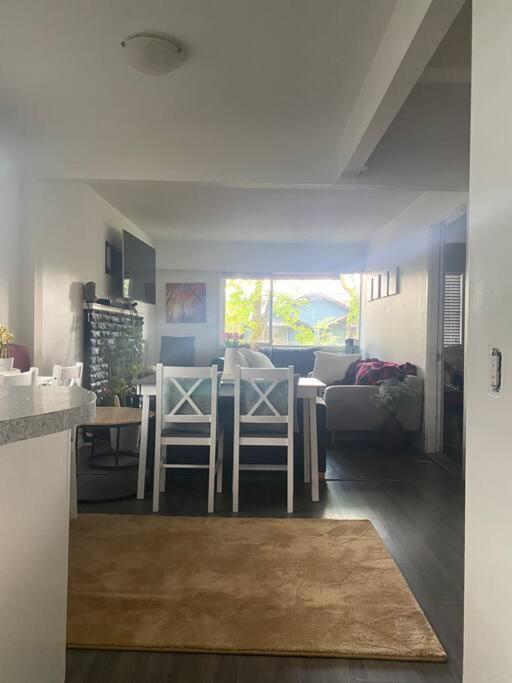 4 Bedroom Upper Level Kits Holiday home Vancouver