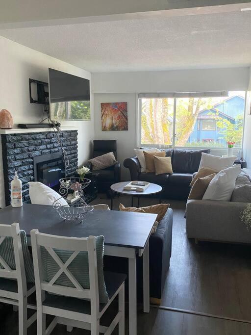Holiday home 4 Bedroom Upper Level Kits *