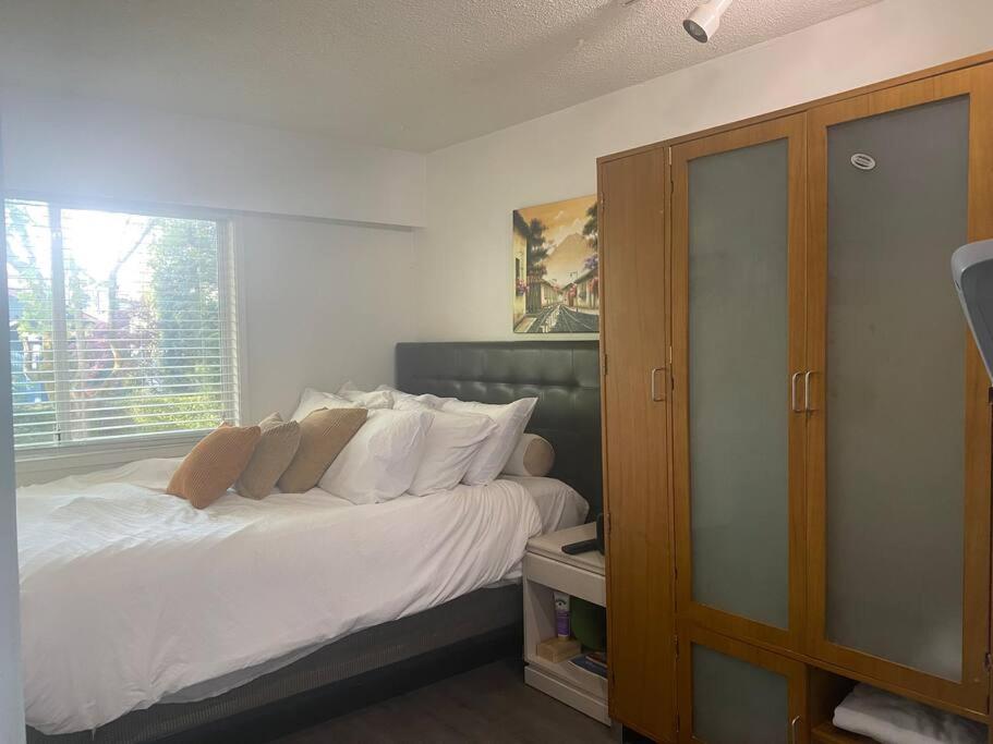 4 Bedroom Upper Level Kits Holiday home Vancouver
