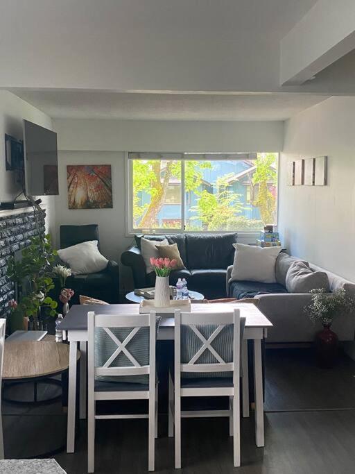 Holiday home 4 Bedroom Upper Level Kits Vancouver