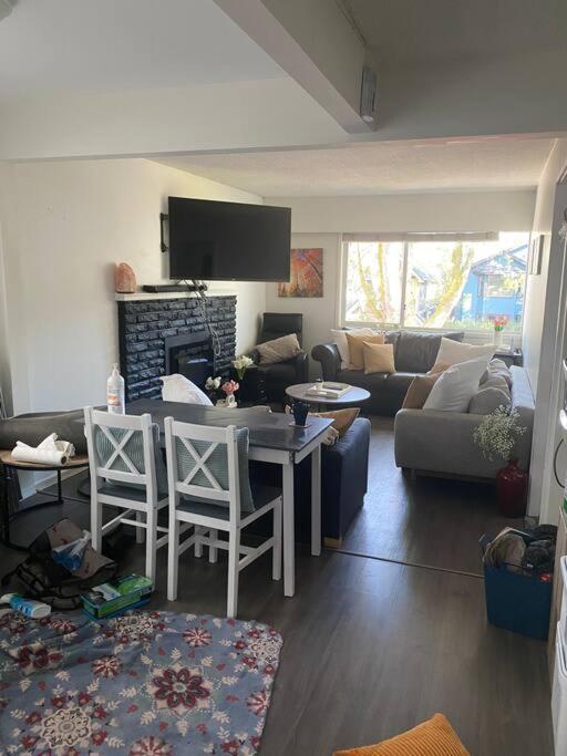 4 Bedroom Upper Level Kits