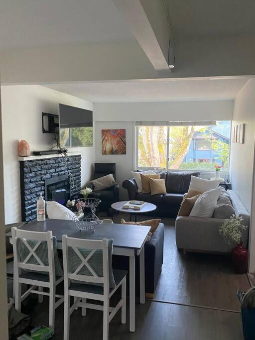 4 Bedroom Upper Level Kits Holiday home