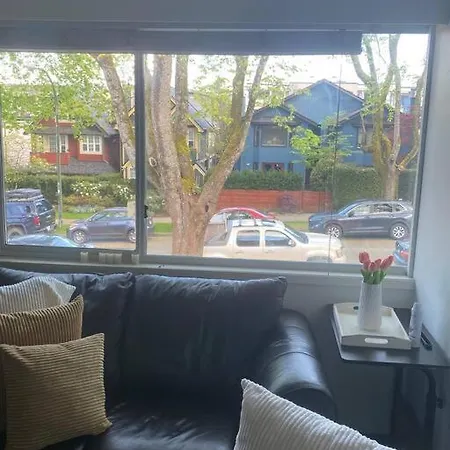 4 Bedroom Upper Level Kits Home Vancouver Exterior photo