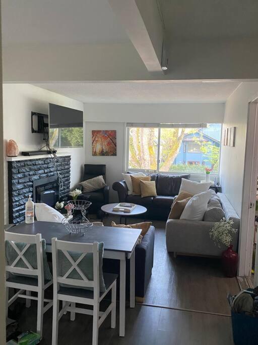 Holiday home 4 Bedroom Upper Level Kits Vancouver
